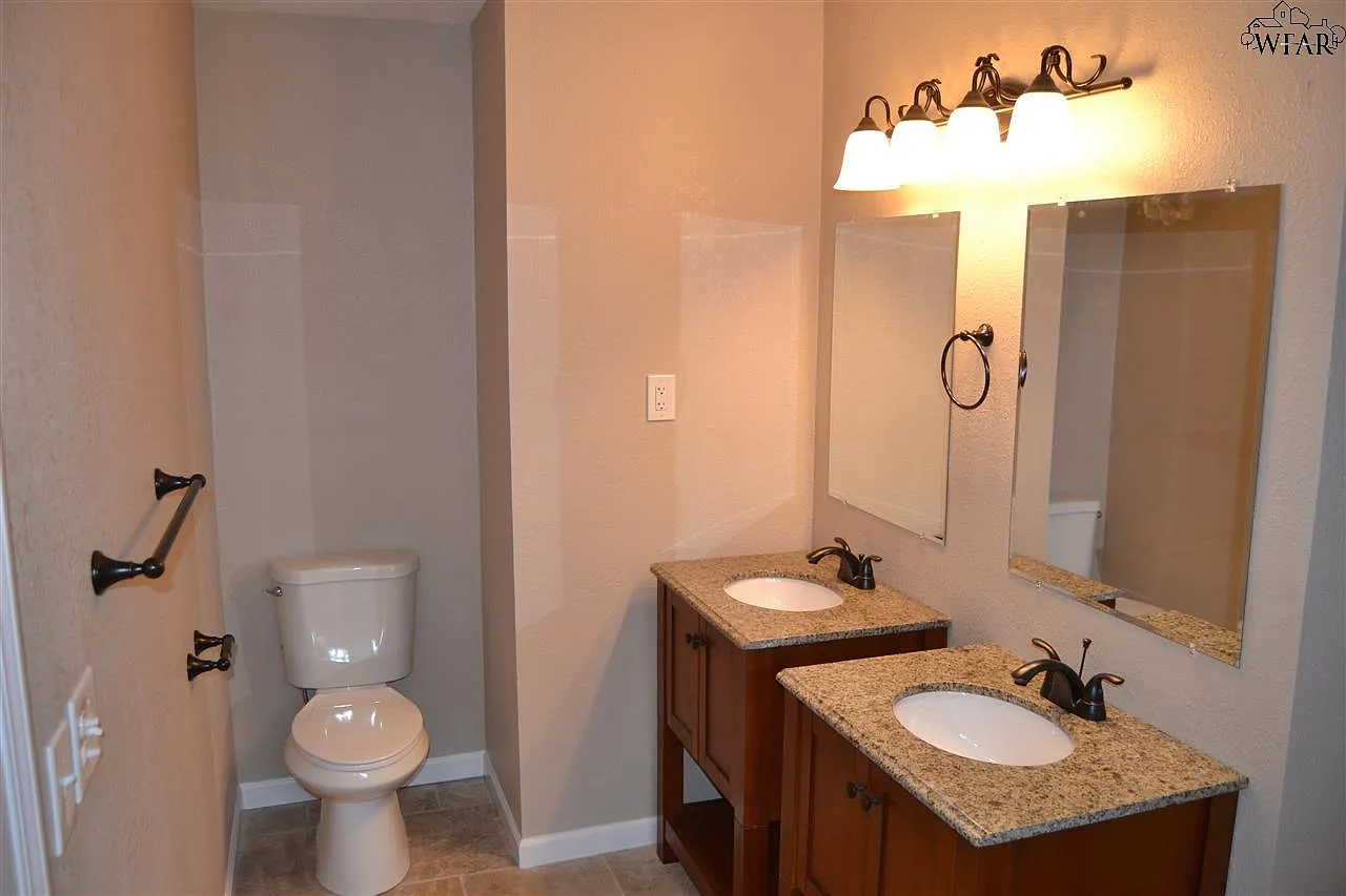 Jack & Jill Bathroom Alt View