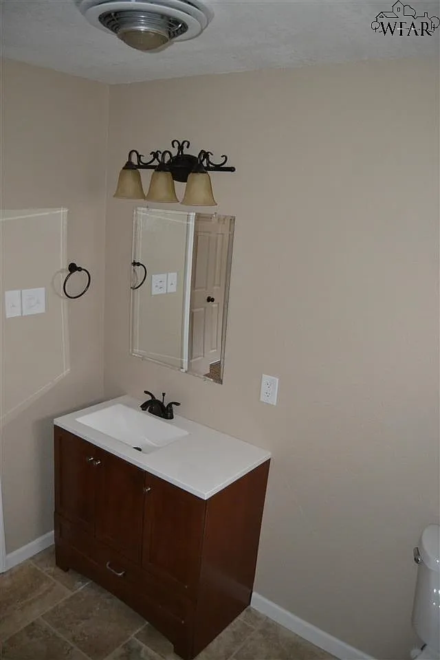 Spare Bathroom Alt View